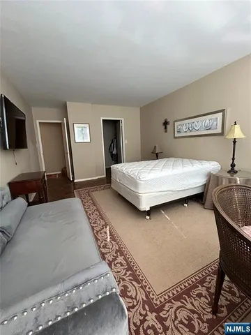 $229,900 | 2150 Center, Unit 6F, Fort Lee, NJ 07024