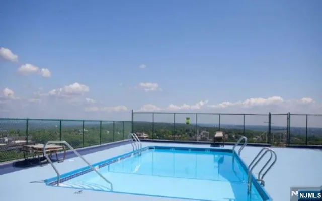 $229,900 | 2150 Center, Unit 6F, Fort Lee, NJ 07024