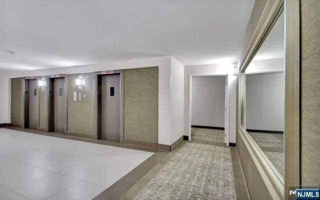 $229,900 | 2150 Center, Unit 6F, Fort Lee, NJ 07024