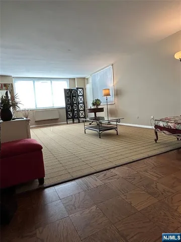 $229,900 | 2150 Center, Unit 6F, Fort Lee, NJ 07024