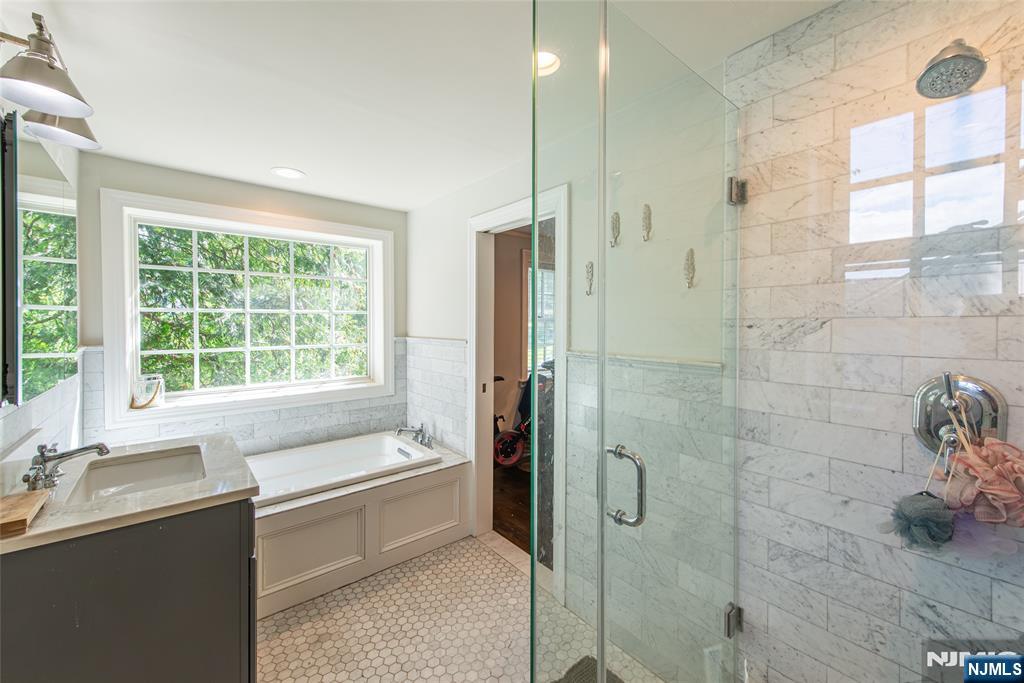 77 Forest Hill Road West Orange, NJ 07052 - Photo 27 of 45