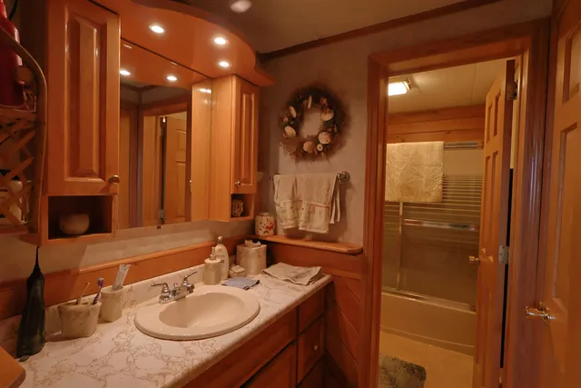 $1,390,000 | 24381 North Irish Ridge Road, Boscobel, WI 53805