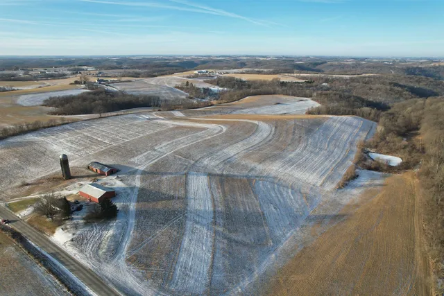 $1,390,000 | 24381 North Irish Ridge Road, Boscobel, WI 53805