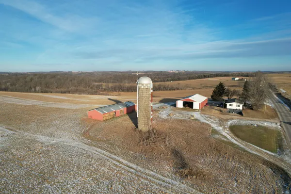$1,390,000 | 24381 North Irish Ridge Road, Boscobel, WI 53805