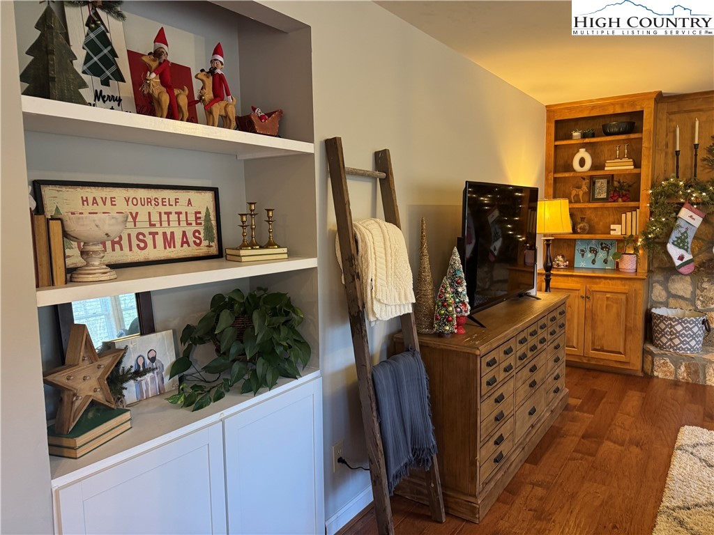 387 Tarry Acres Circle Blowing Rock, NC 28605 - Photo 14 of 41 a view of a entryway with storage
