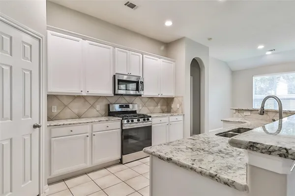$2,350 | 15318 Bent Twig Way, Cypress, TX 77433