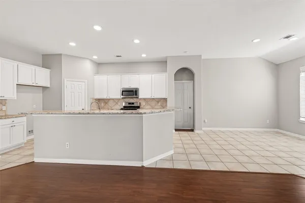 $2,300 | 15318 Bent Twig Way, Cypress, TX 77433