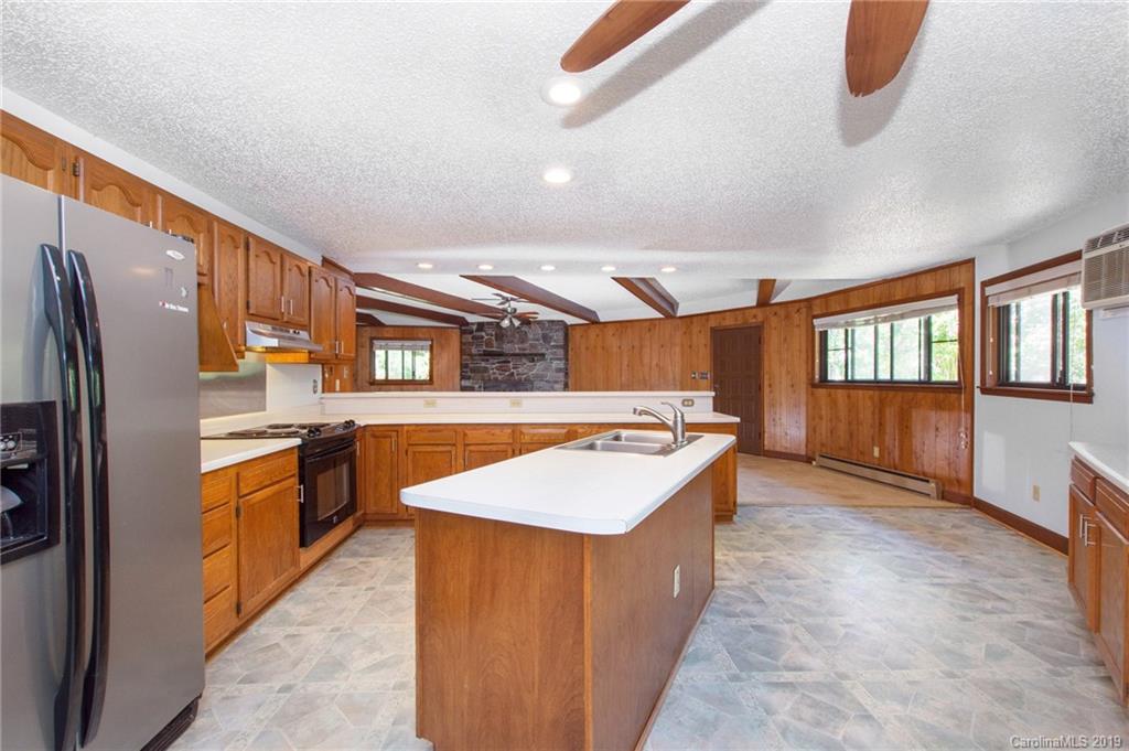 19 Hickory Tree Road Asheville, NC 28805 - Photo 17 of 30 Gallery Image 17