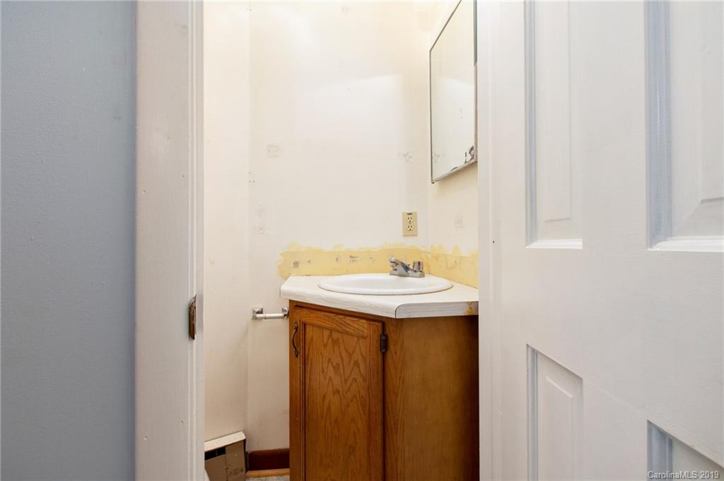 19 Hickory Tree Road Asheville, NC 28805 - Photo 18 of 30 Gallery Image 18
