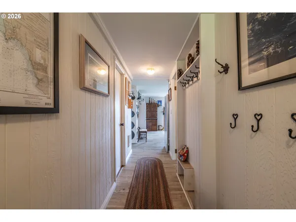 a view of entryway with livingroom