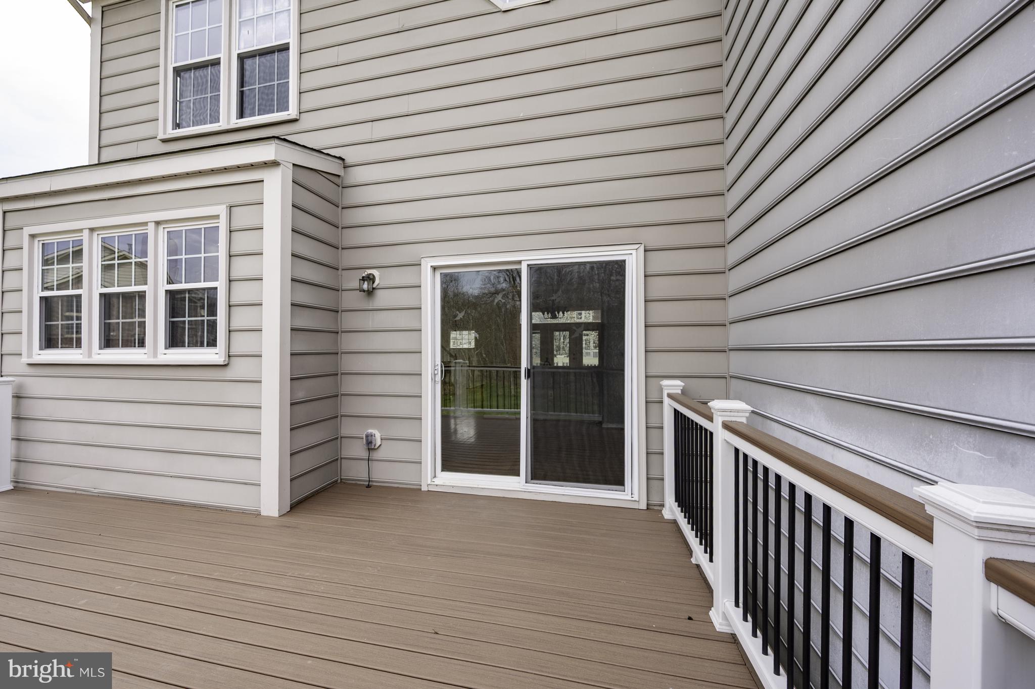 20334 Burnley Square Sterling, VA 20165 - Photo 23 of 57 DECK 4
