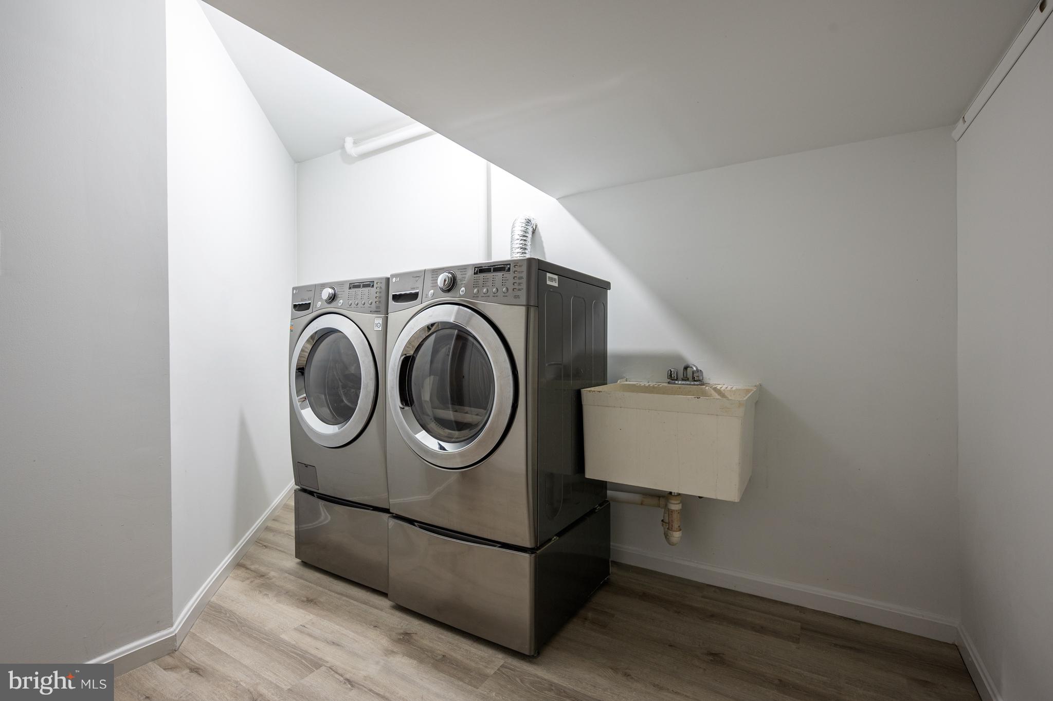 20334 Burnley Square Sterling, VA 20165 - Photo 41 of 57 LAUNDRY ROOM