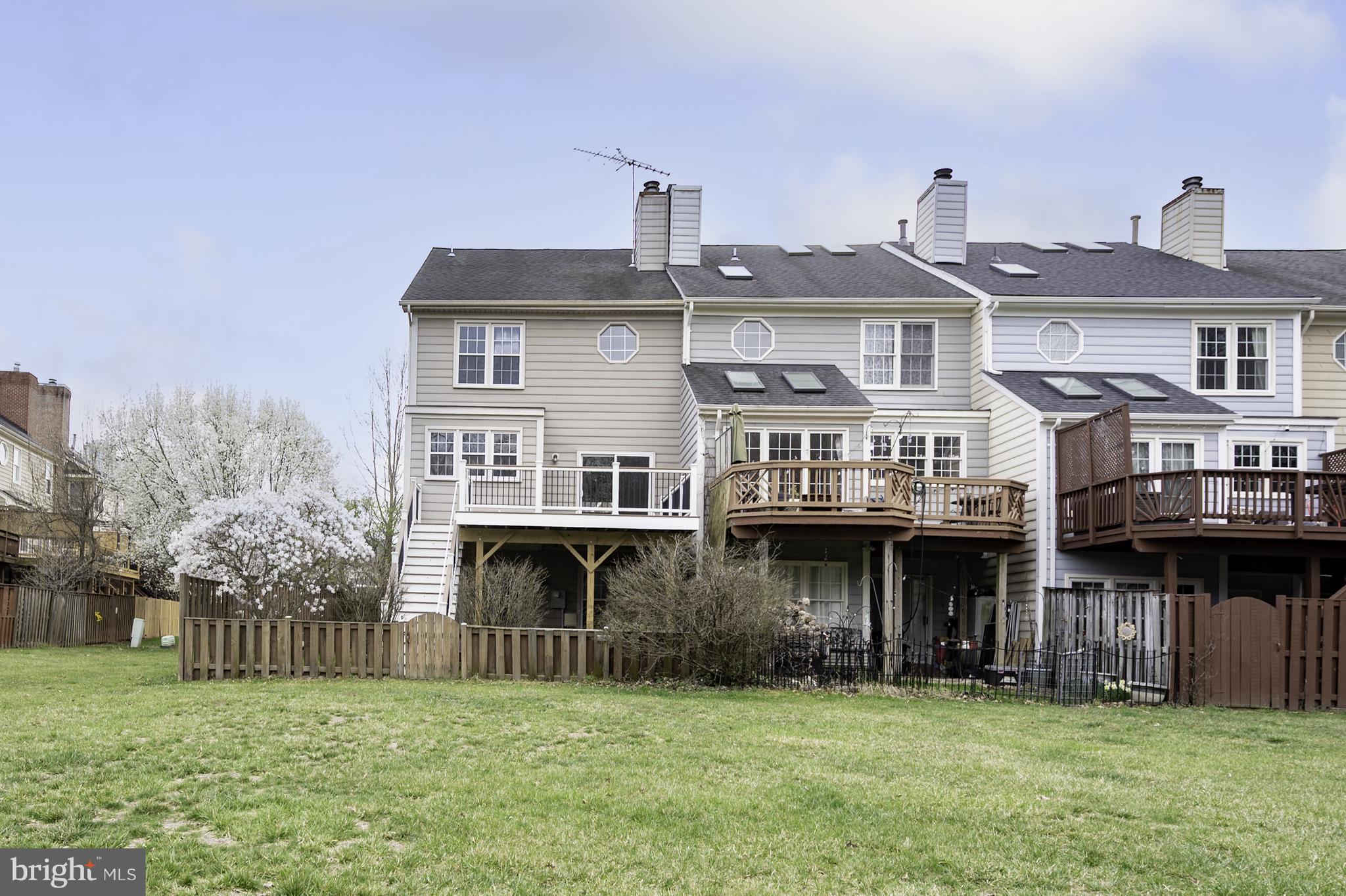 20334 Burnley Square Sterling, VA 20165 - Photo 47 of 57 a view of a yard in front of house