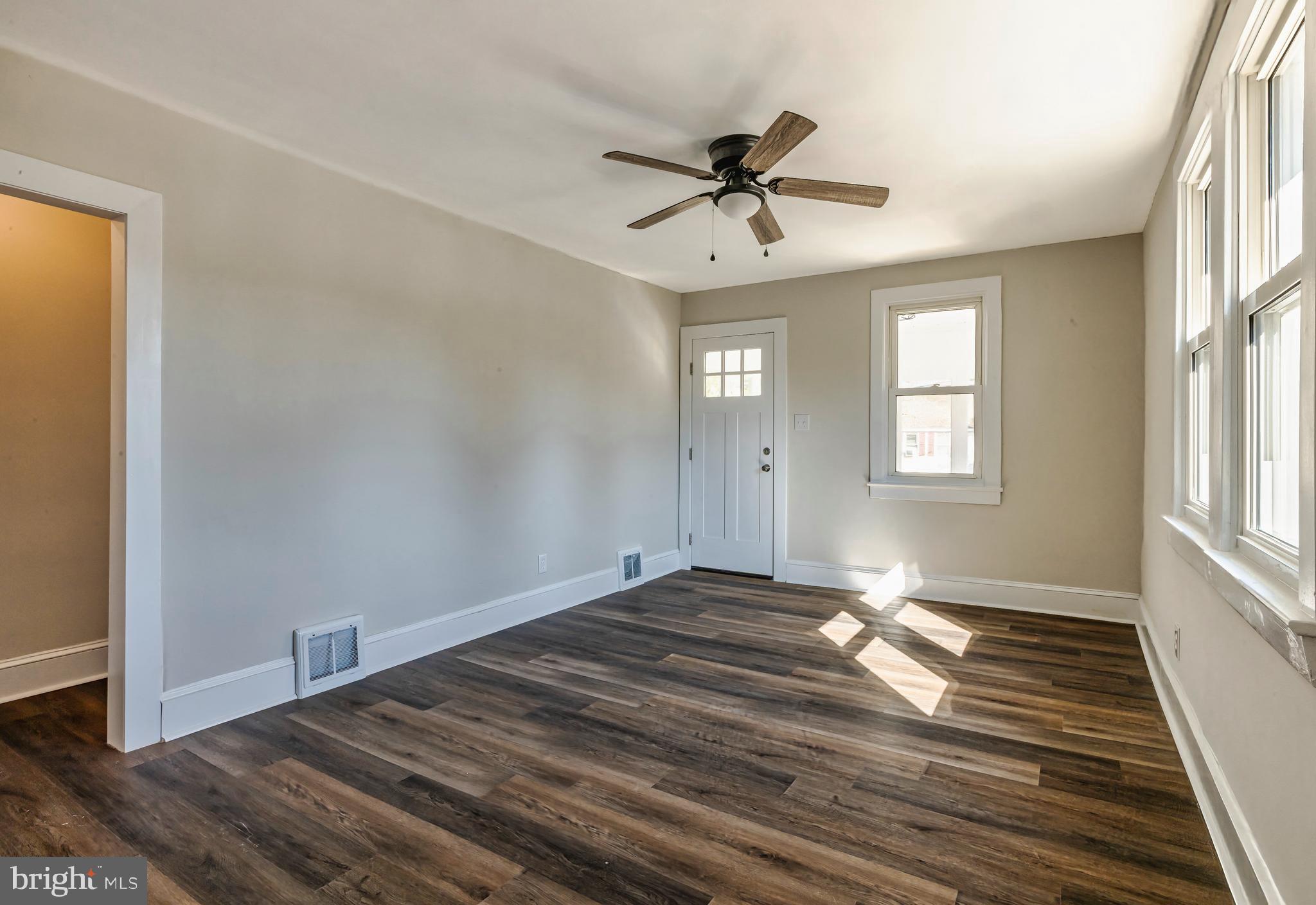 14 Forrest Avenue Clementon, NJ 08021 - Photo 5 of 20 a view of a livingroom with a window