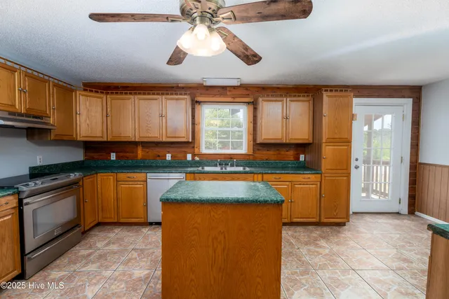 $2,000 | 521 Highway 172, Hubert, NC 28539