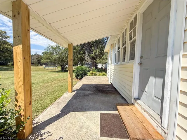 $239,000 | 2722 Darrow Road, Walkertown, NC 27051