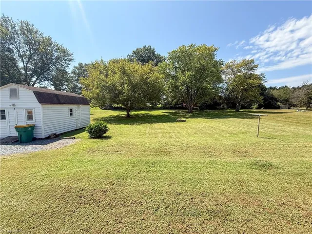 $239,000 | 2722 Darrow Road, Walkertown, NC 27051