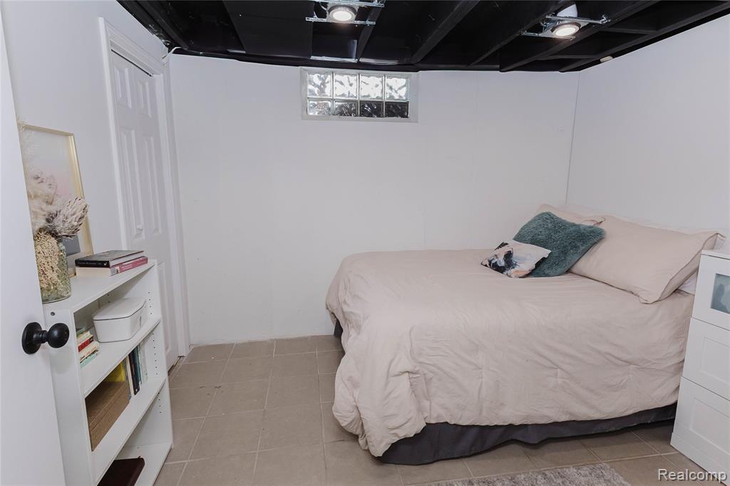 437 Normandy Road Royal Oak, MI 48073 - Photo 29 of 39