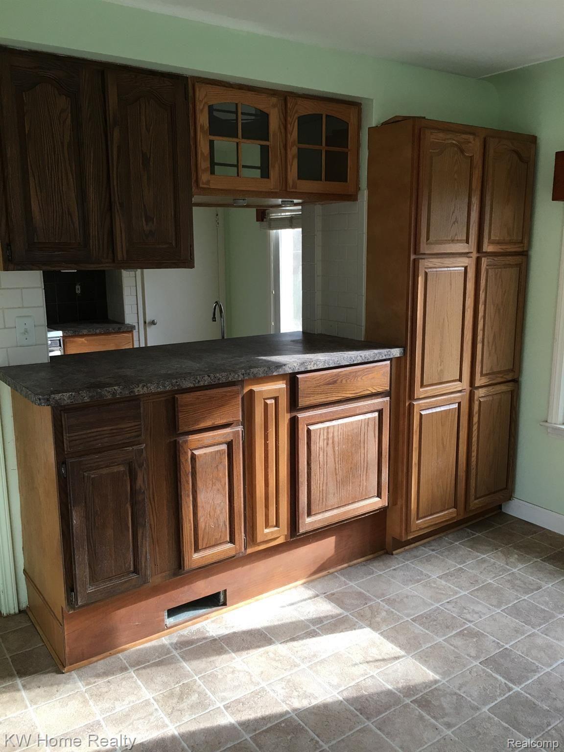25815 Farmbrook Road Southfield, MI 48034 - Photo 7 of 34 KITCHEN