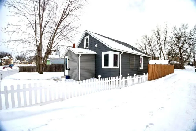$99,500 | 114 East 17th Street, Hibbing, MN 55746