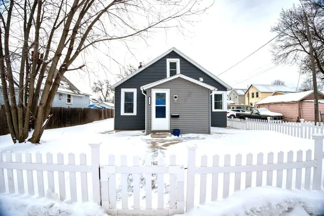 $99,500 | 114 East 17th Street, Hibbing, MN 55746