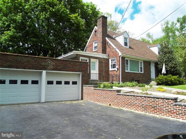2545 Hill Road Reading, PA 19606 - Photo 2 of 25