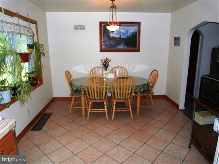 2545 Hill Road Reading, PA 19606 - Photo 7 of 25