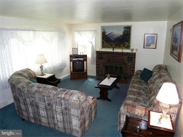 2545 Hill Road Reading, PA 19606 - Photo 8 of 25