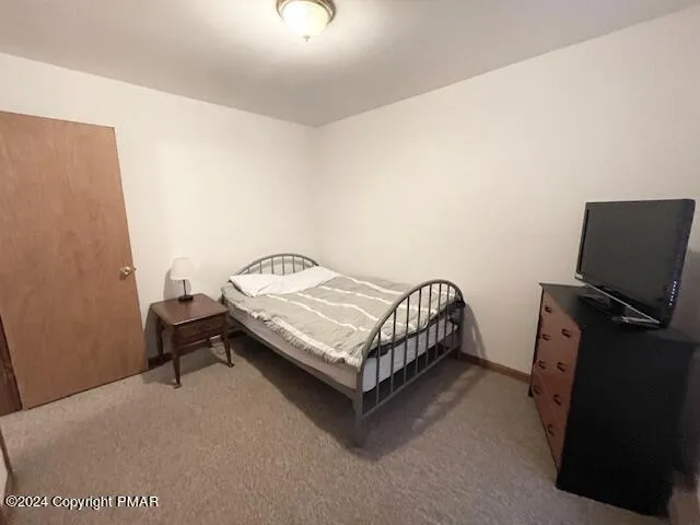 $299,900 | 111 Mohican Trail, Pocono Lake, PA 18347