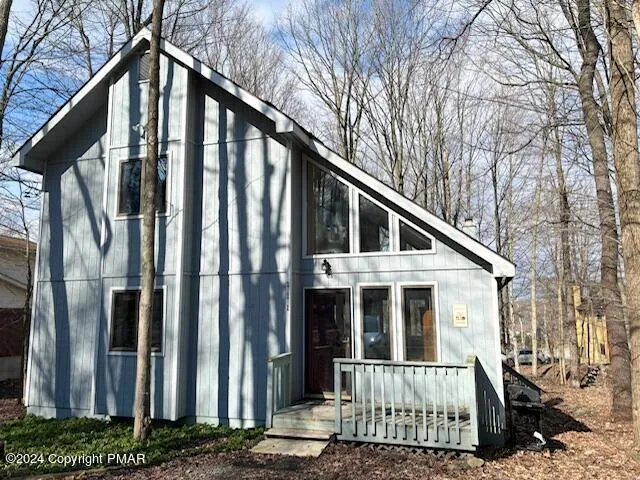 $299,900 | 111 Mohican Trail, Pocono Lake, PA 18347