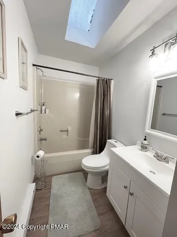 $299,900 | 111 Mohican Trail, Pocono Lake, PA 18347