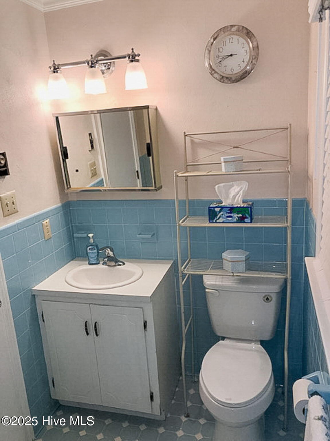 302 Jamestown Road Windsor, NC 27983 - Photo 18 of 23 Hall Bathroom