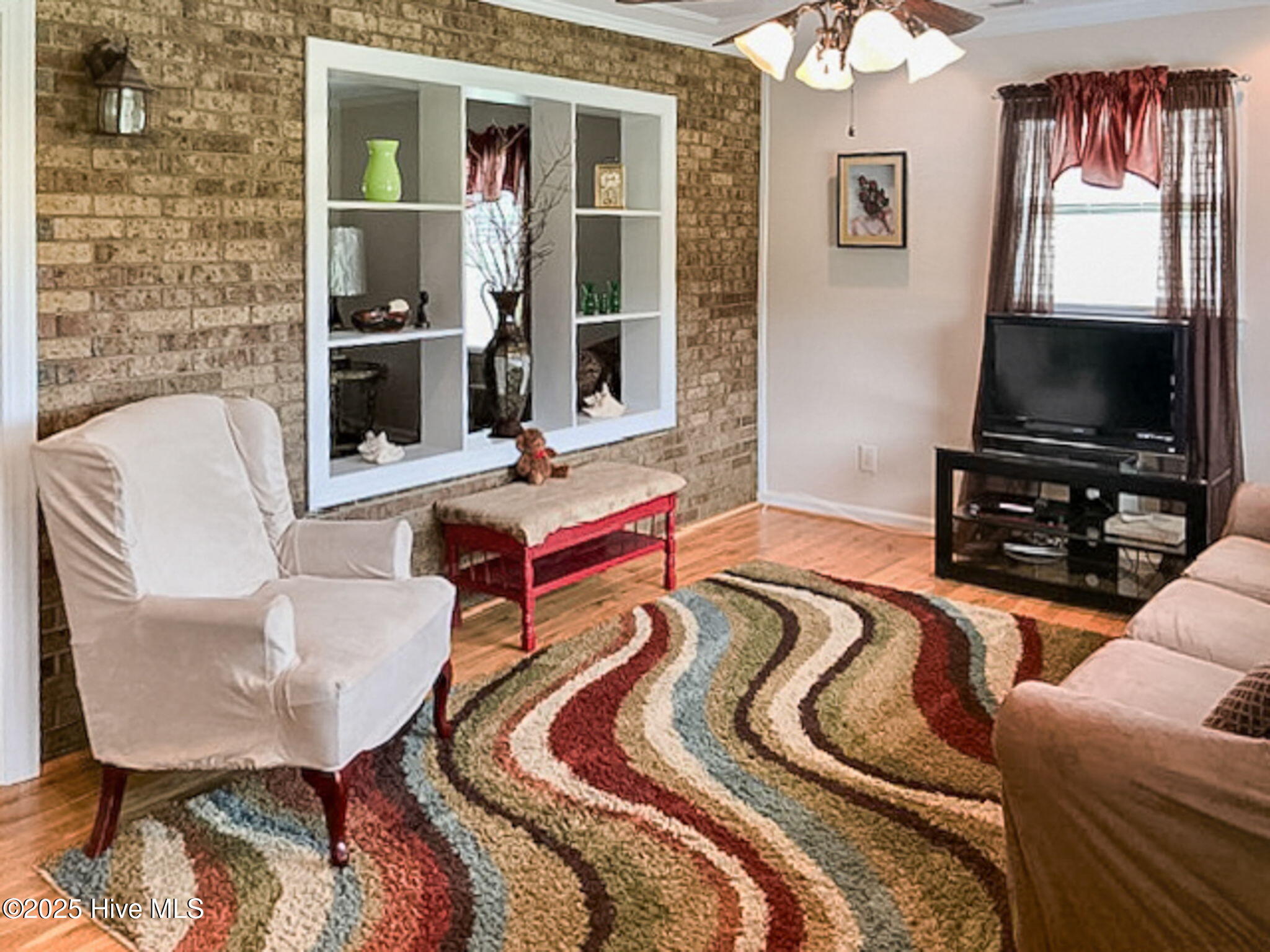 302 Jamestown Road Windsor, NC 27983 - Photo 3 of 23 Family Room