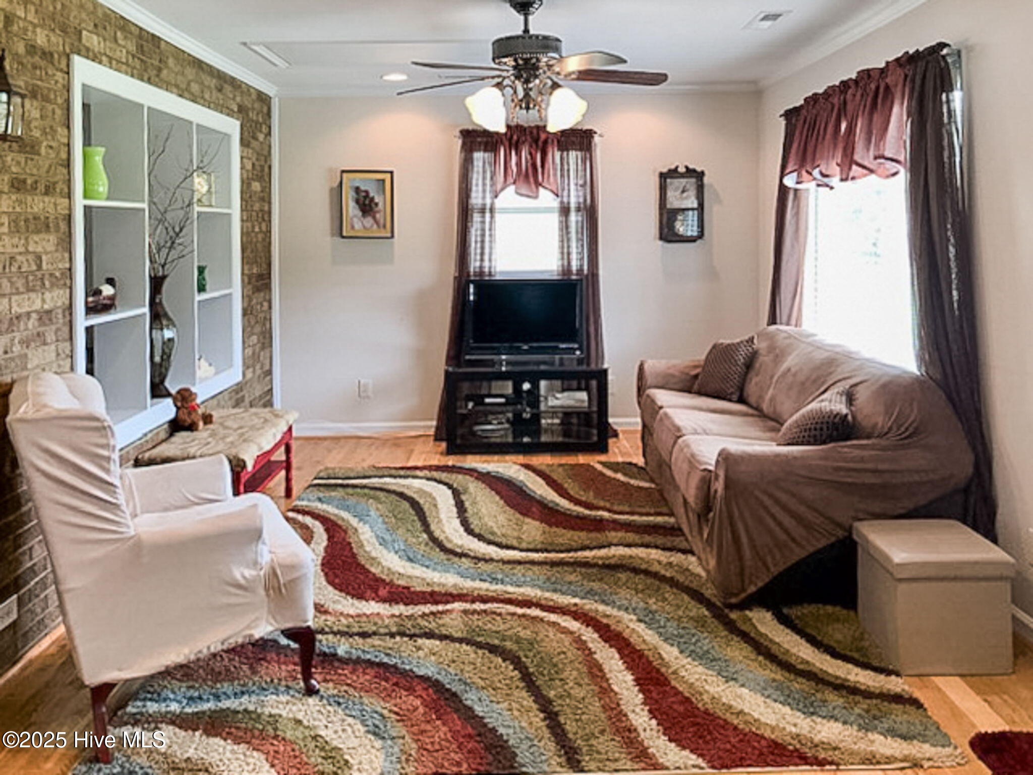 302 Jamestown Road Windsor, NC 27983 - Photo 4 of 23 Family Room
