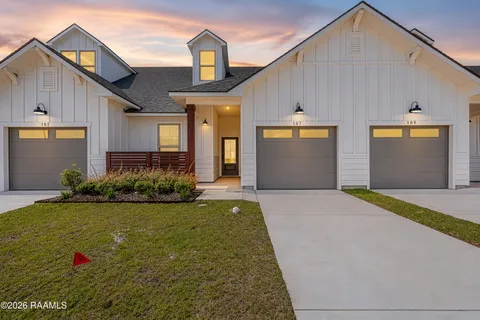 $241,999 | 107 Maplebrook, Youngsville, LA 70592