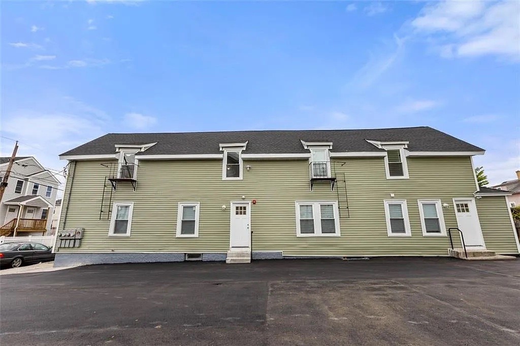 194 Harrison Street, Unit 1L Pawtucket, RI 02860 - Photo 1 of 9