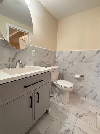 $2,000 | 194 Harrison Street, Unit 1L, Pawtucket, RI 02860