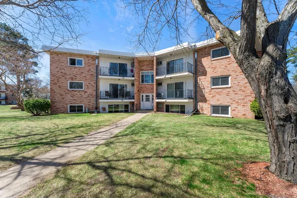 $149,900 | 1150 Dellwood Street South, Unit 306, Cambridge, MN 55008