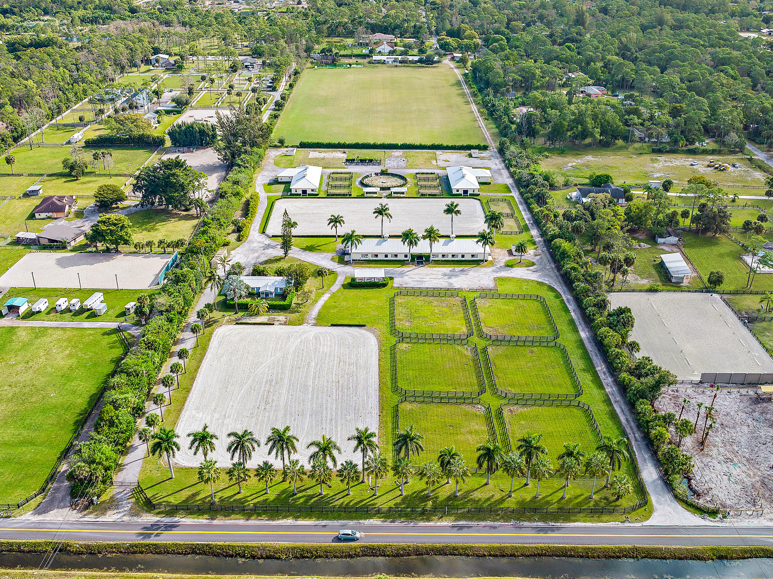 1150 F Road Loxahatchee Groves, FL 33470 - Photo 22 of 33 an aerial view of a swimming pool