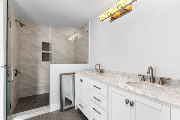 $2,600 | 1213 Nagle Street, Houston, TX 77003
