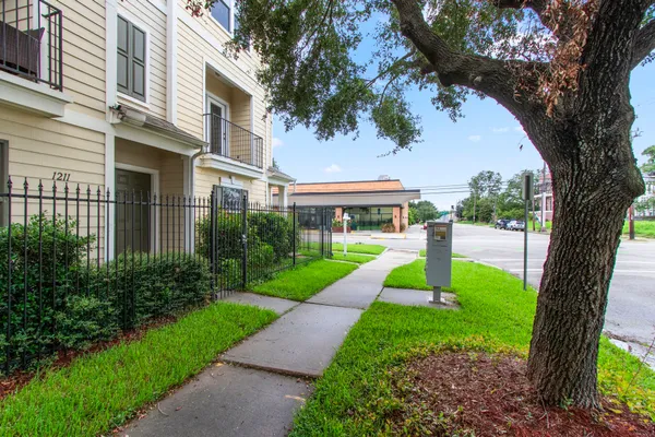 $2,600 | 1213 Nagle Street, Houston, TX 77003