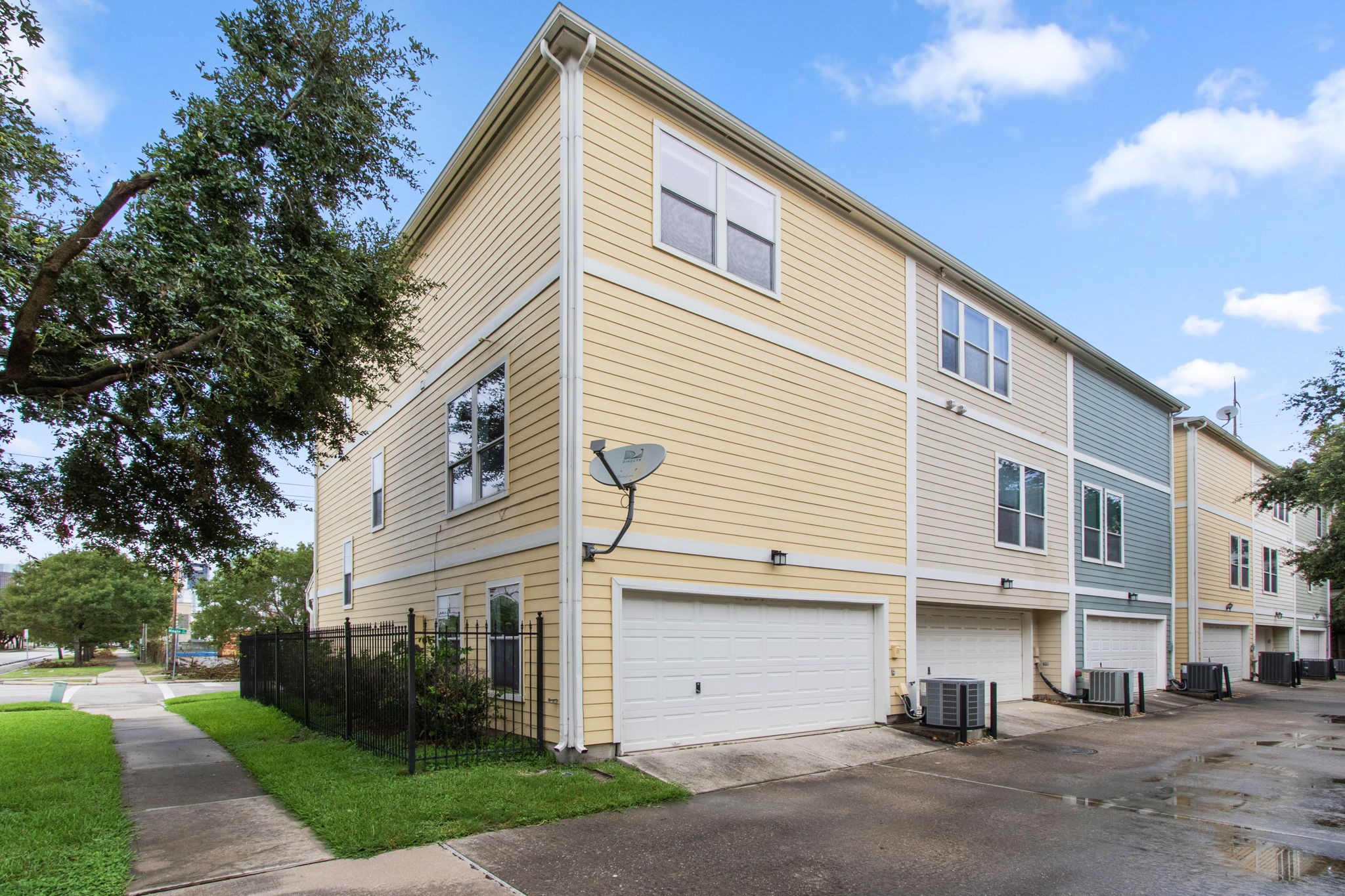 1213 Nagle Street Houston, TX 77003 - Photo 24 of 25 a view of a white building among the street