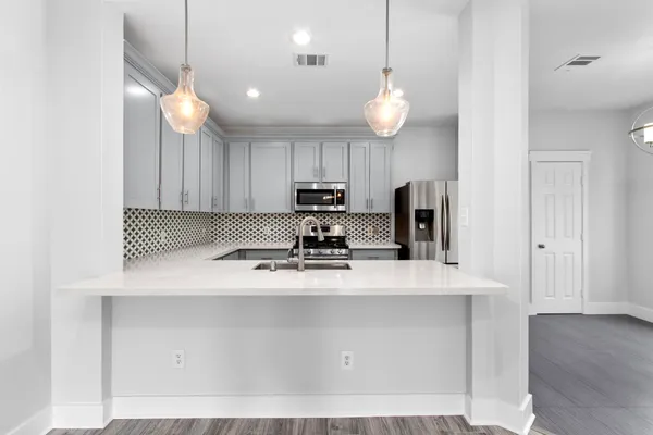 $2,600 | 1213 Nagle Street, Houston, TX 77003