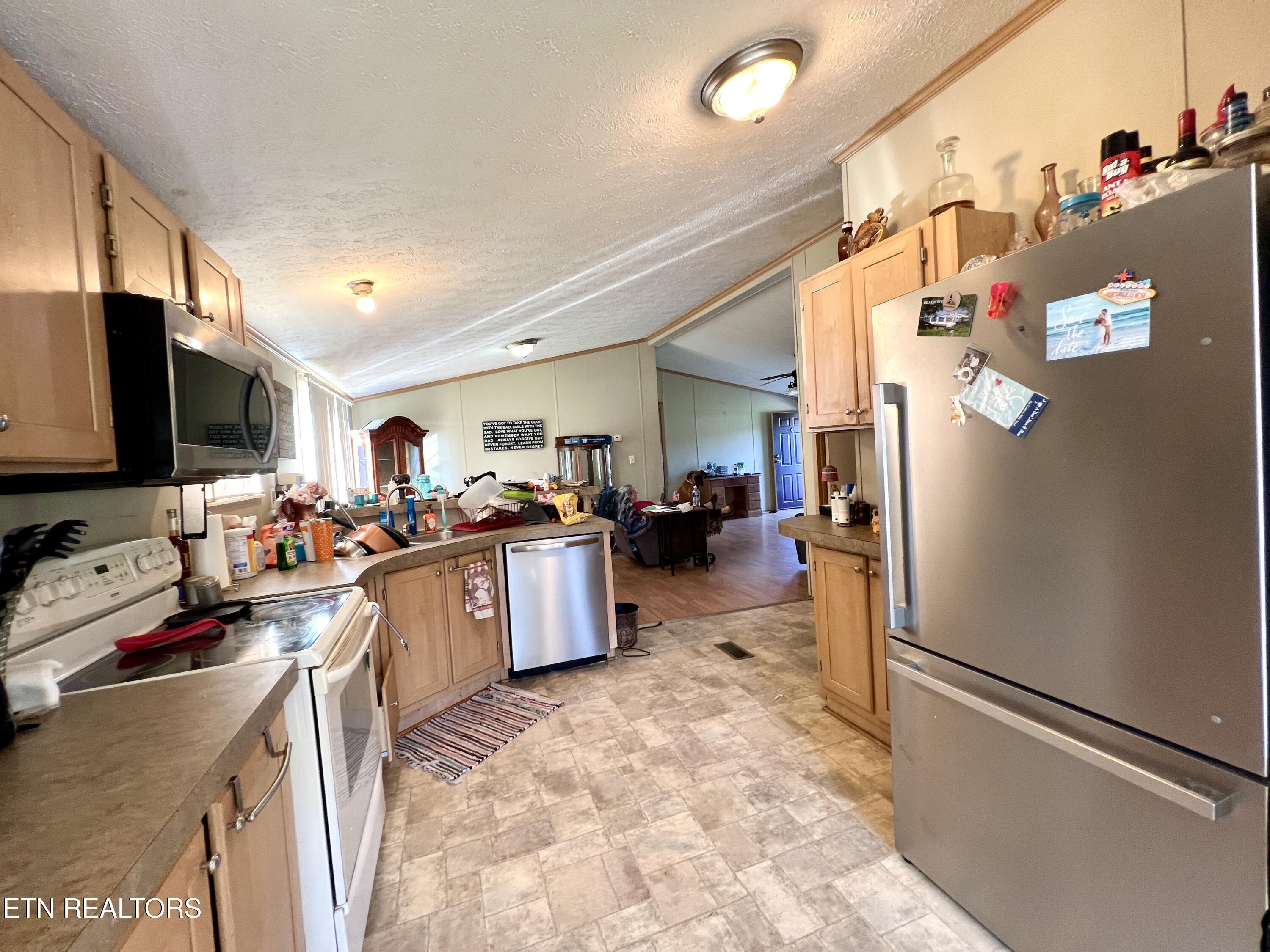 1228 Evans Valley Road Newport, TN 37821 - Photo 11 of 30 20260701_220119494_iOS