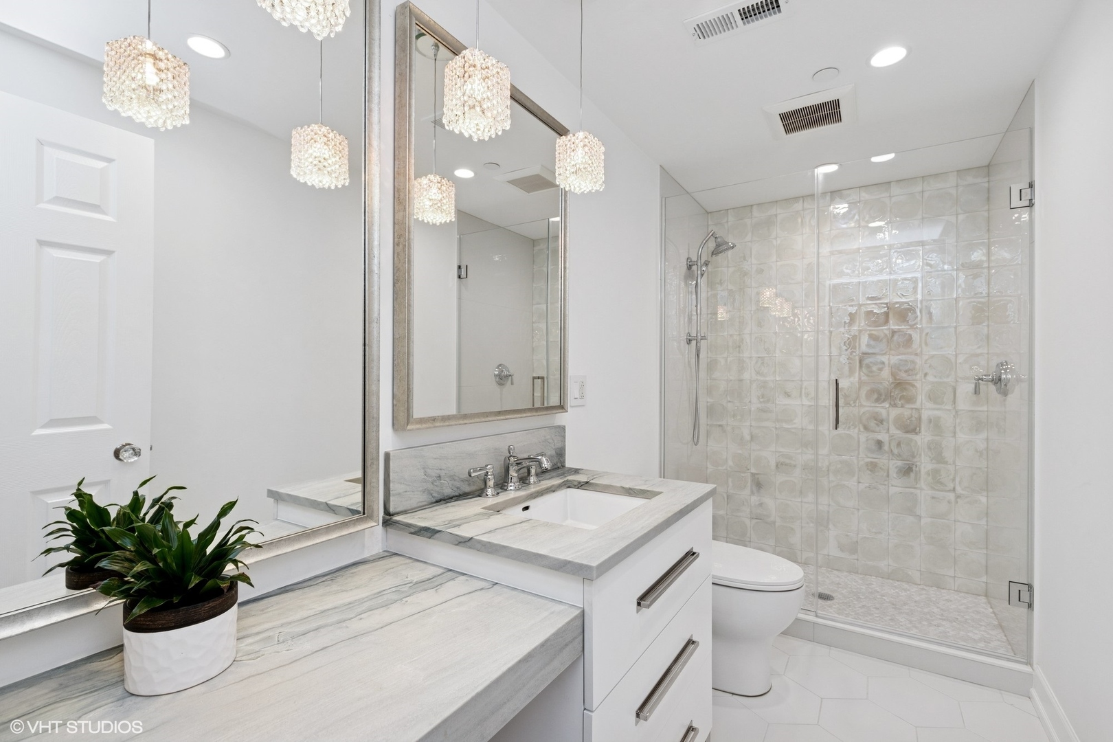 37 Harborside Way Hawthorn Woods, IL 60047 - Photo 21 of 28 a bathroom with a sink a toilet and shower