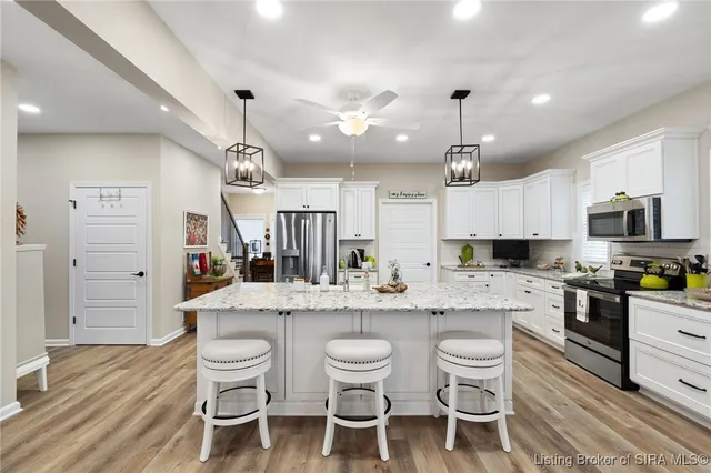 $899,000 | 4808 Upper River Road, Jeffersonville, IN 47130