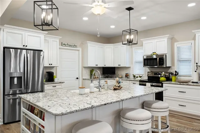 $899,000 | 4808 Upper River Road, Jeffersonville, IN 47130