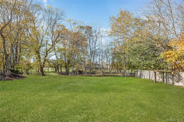 a view of building with a outdoor space