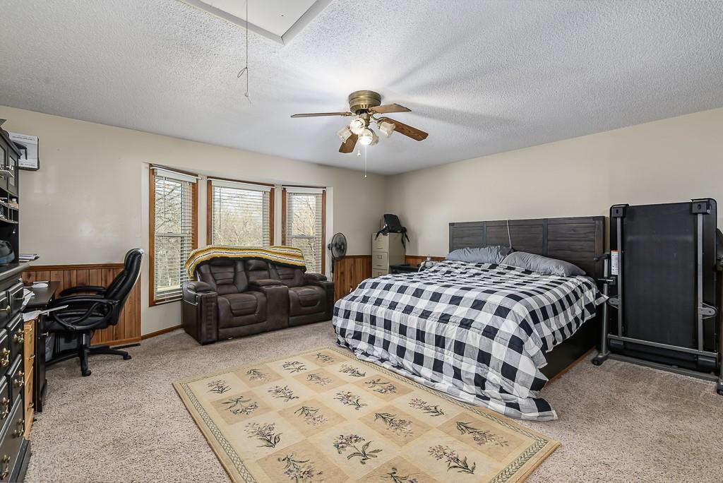 16551 Hollingsworth Road Basehor, KS 66007 - Photo 12 of 45