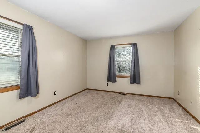 $1,200,000 | 16551 Hollingsworth Road, Basehor, KS 66007